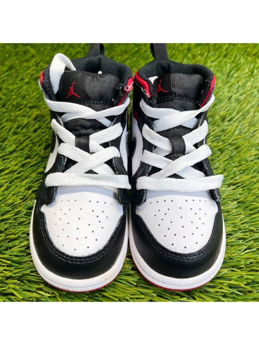 Nike Air Jordan 1 Mid Boys Size 8C White Red Black Toe Athletic Shoes Sneakers